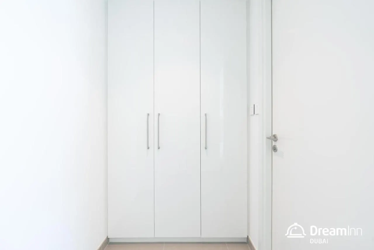 Apartment Downtown Views Dubai Mall 2-Bedroom Haven United Arab Emirates