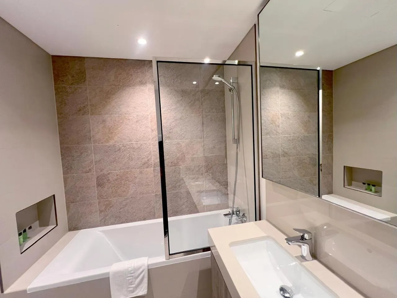 Apartment Downtown Views Dubai Mall 2-Bedroom Haven